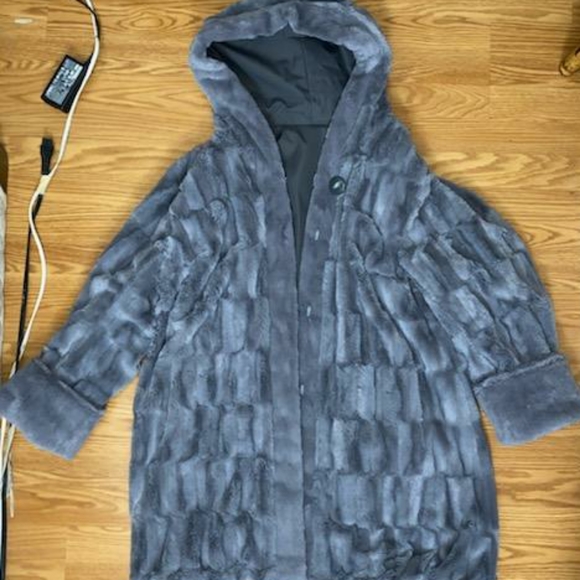 Reversible gray jacket - Picture 4 of 8
